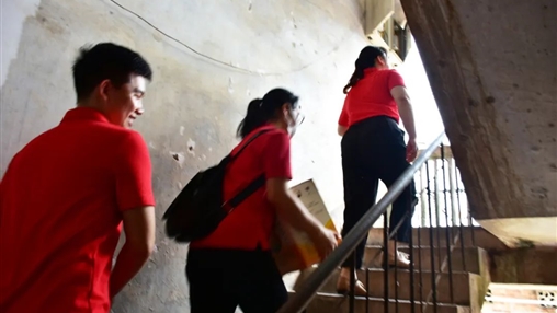 迎“七一”，送溫暖 | 百裕教育黨支部走訪慰問(wèn)困難老黨員